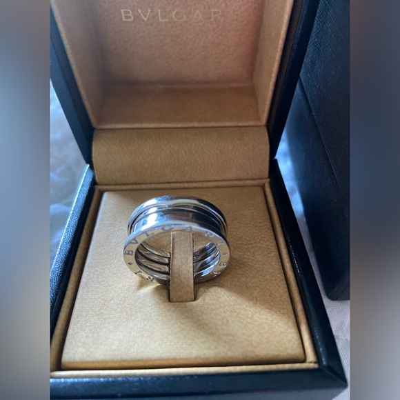 BVLGARI 18kt Gold Ring - Picture 3 of 16